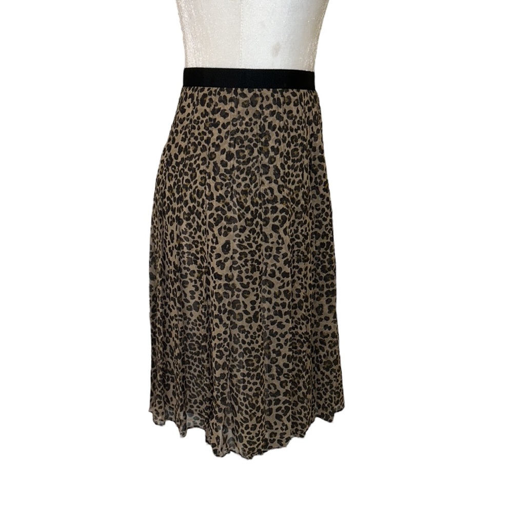 Carlisle Silk Pleated Leopard Print Midi Skirt - 4 - Picture 5 of 11